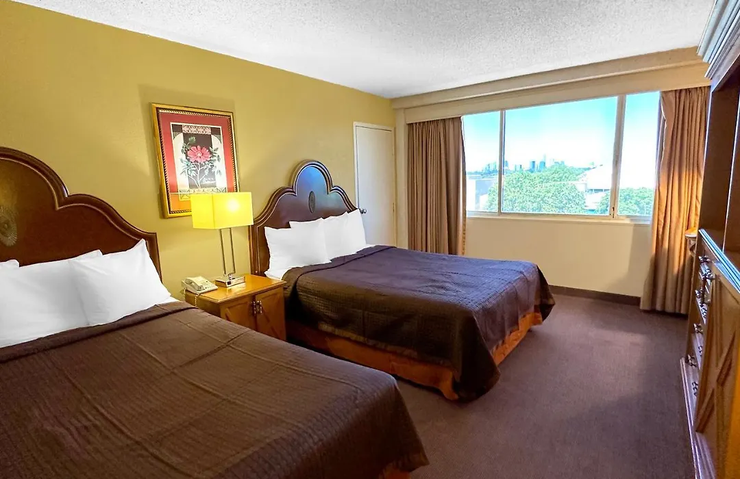 Golden Green Hotel By Oyo Charlotte-1