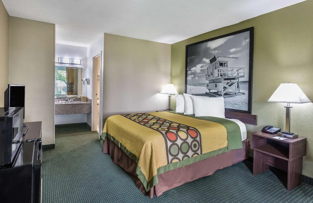 Super 8 By Wyndham Ocala I-75-1