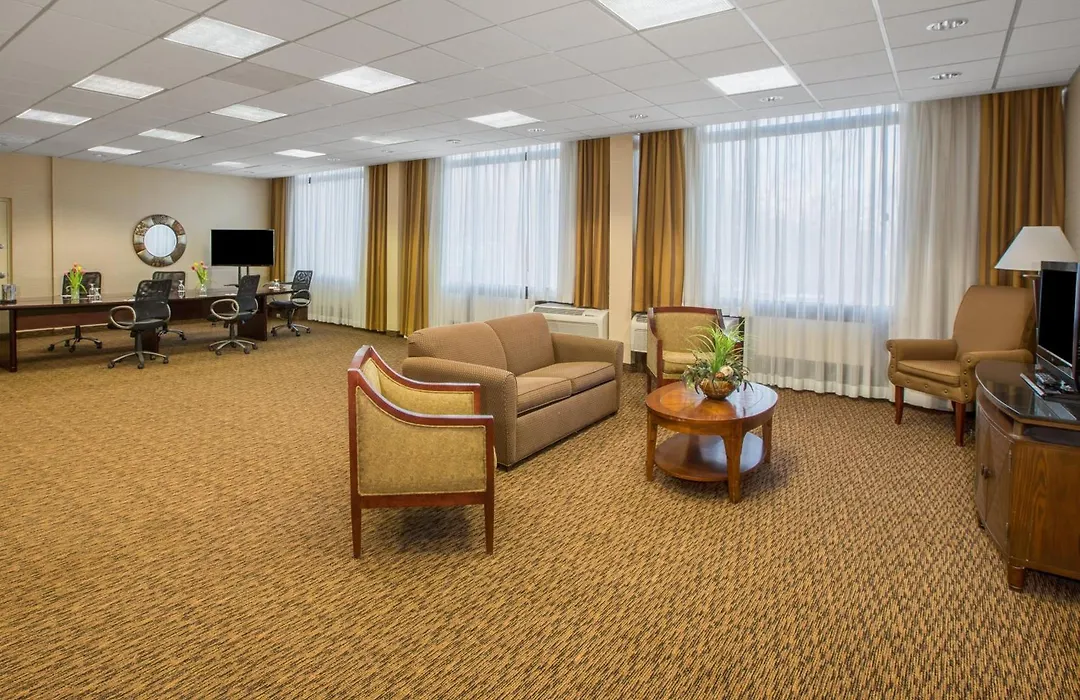 Crowne Plaza Cleveland Airport By Ihg-1