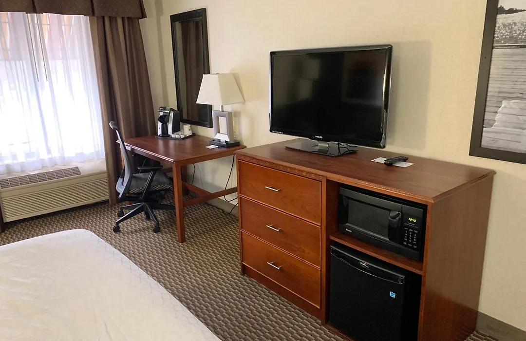 Holiday Inn Express Holland By Ihg-1
