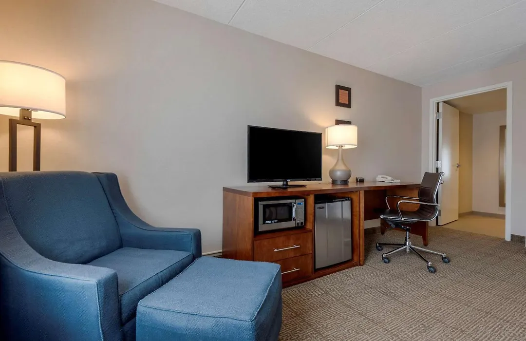 Comfort Inn The Pointe-1