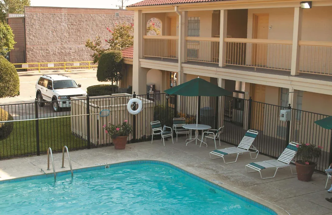 Econo Lodge-1