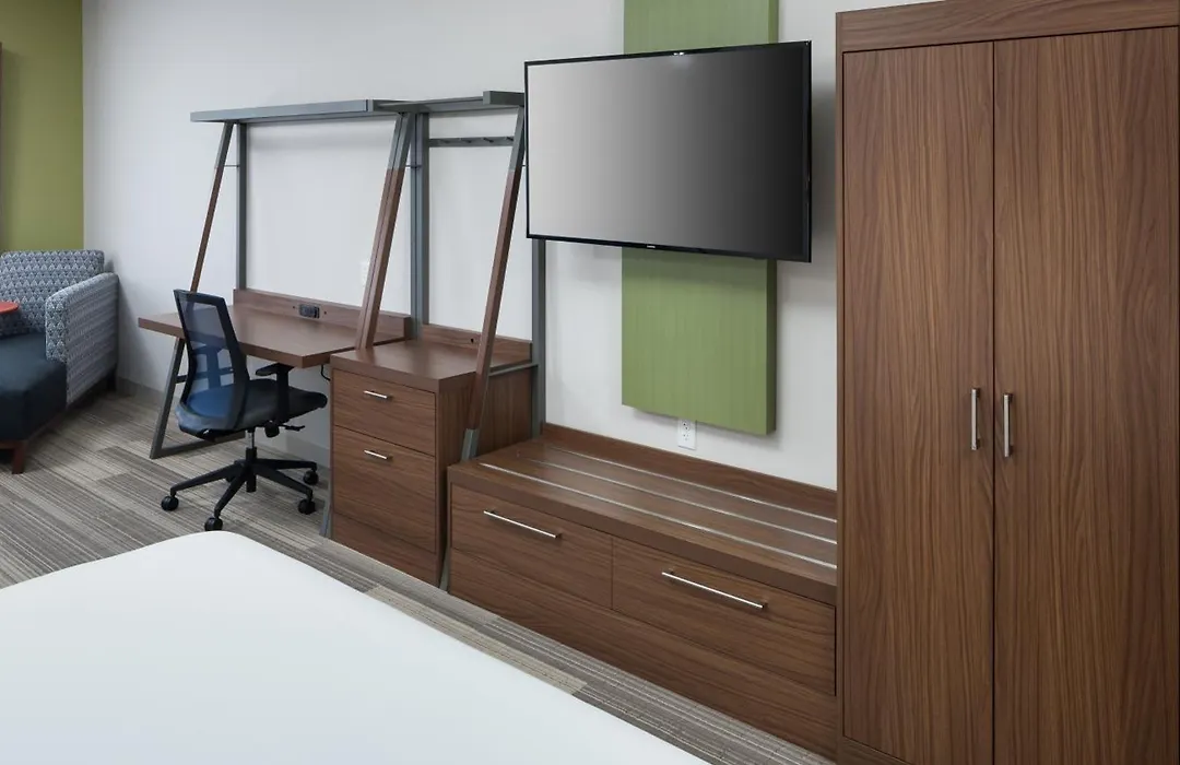 Holiday Inn Express & Suites Orlando At Seaworld By Ihg - With Free Shuttle Service To Seaworld Parks-1