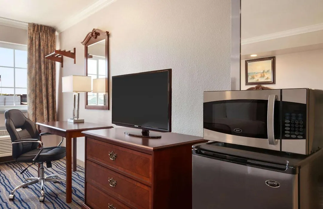 Days Inn By Wyndham Eureka Ca-1