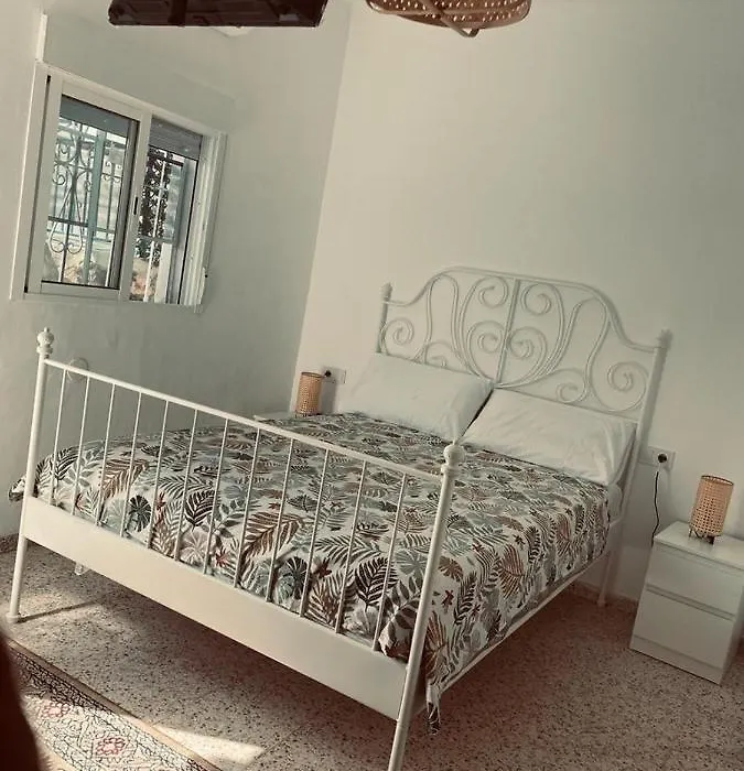 Amir B&B-1