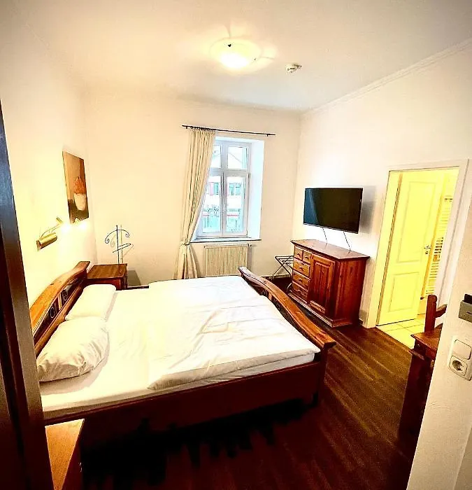 Hotel zur Römerbrücke-1