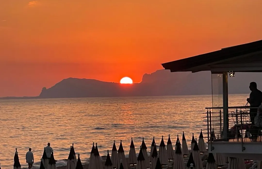 Il Mare Nel Pozzo Sperlonga Centro Storico Tutti i servizi sotto casa, a 100 mt dal mare Parcheggio multilivello adiacente, lasci la macchina e fai tutto a piedi!-1