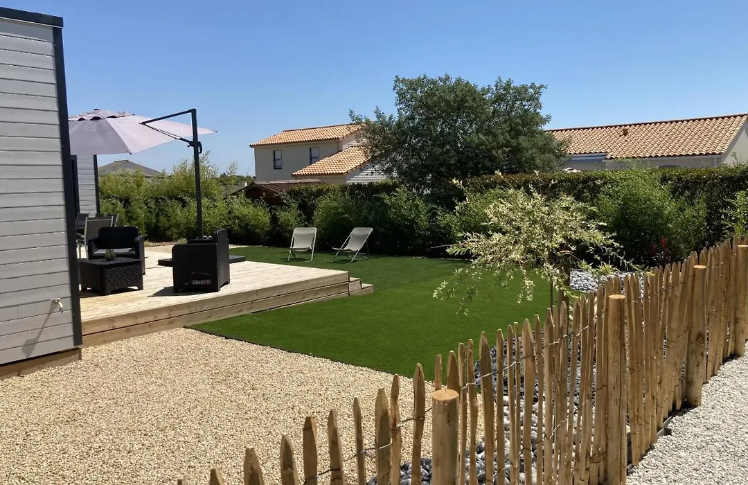 Chalet neuf pour 8 dans une résidence avec piscine-1