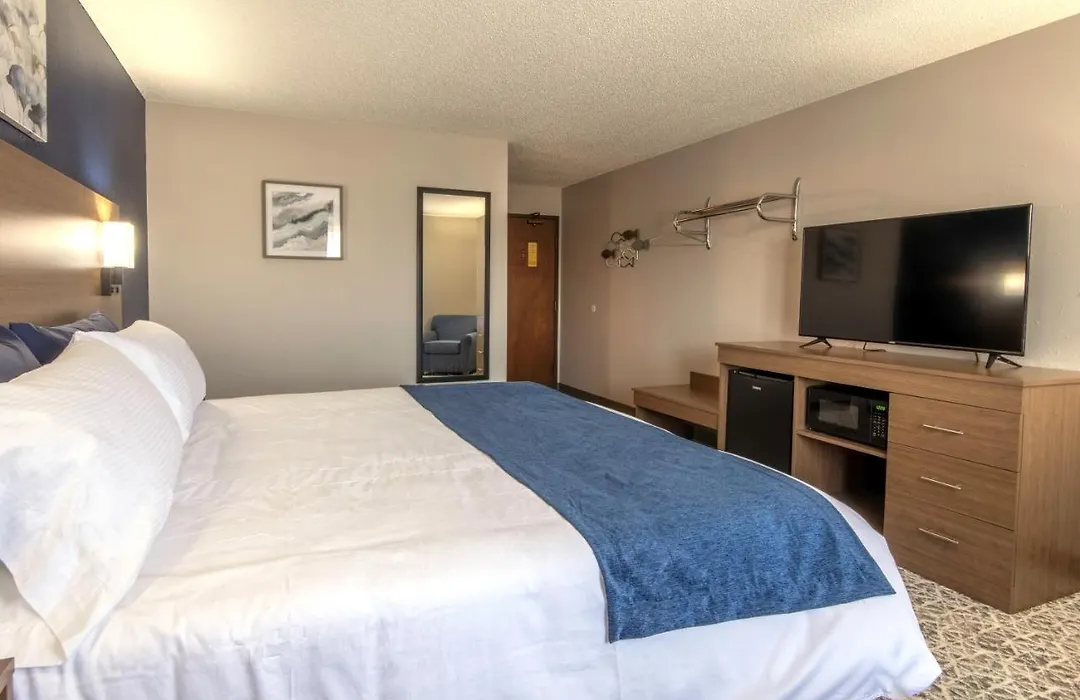Hilltop Inn & Suites-1