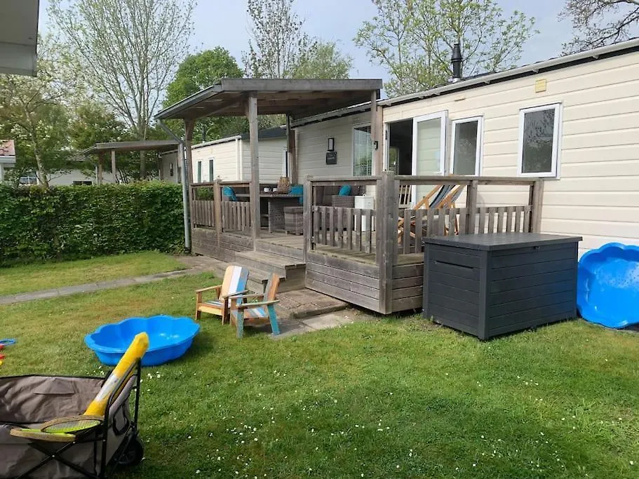 Luxe 4-Persoons Chalet Zon Zee Strand Renesse.-1