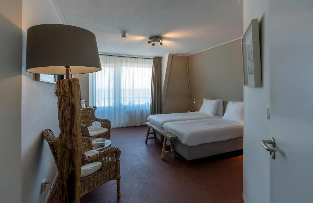 Strandhotel Noordzee-1