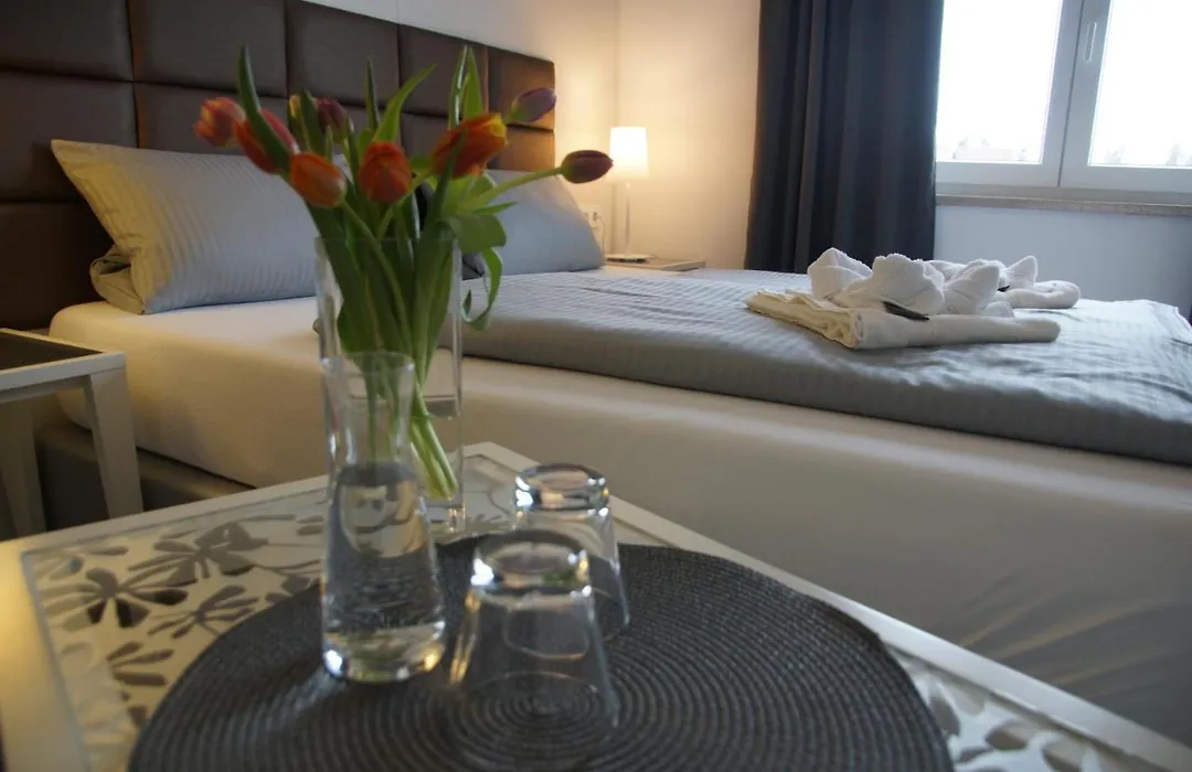Leitner's Hotel Garni-1