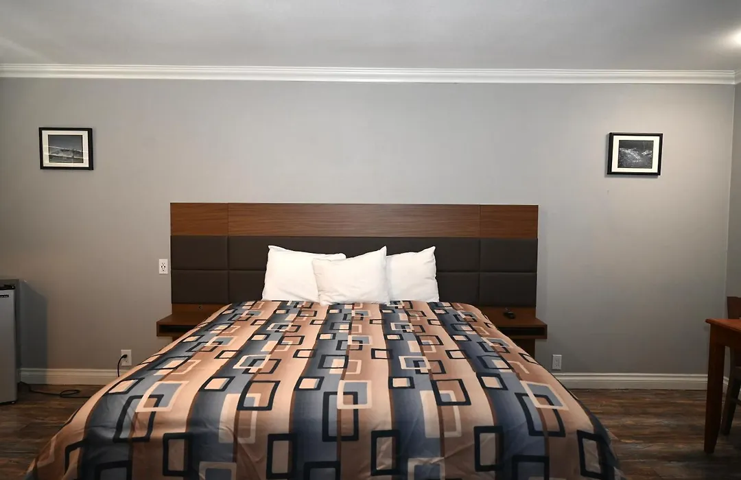 Hollywood Stars Inn-1