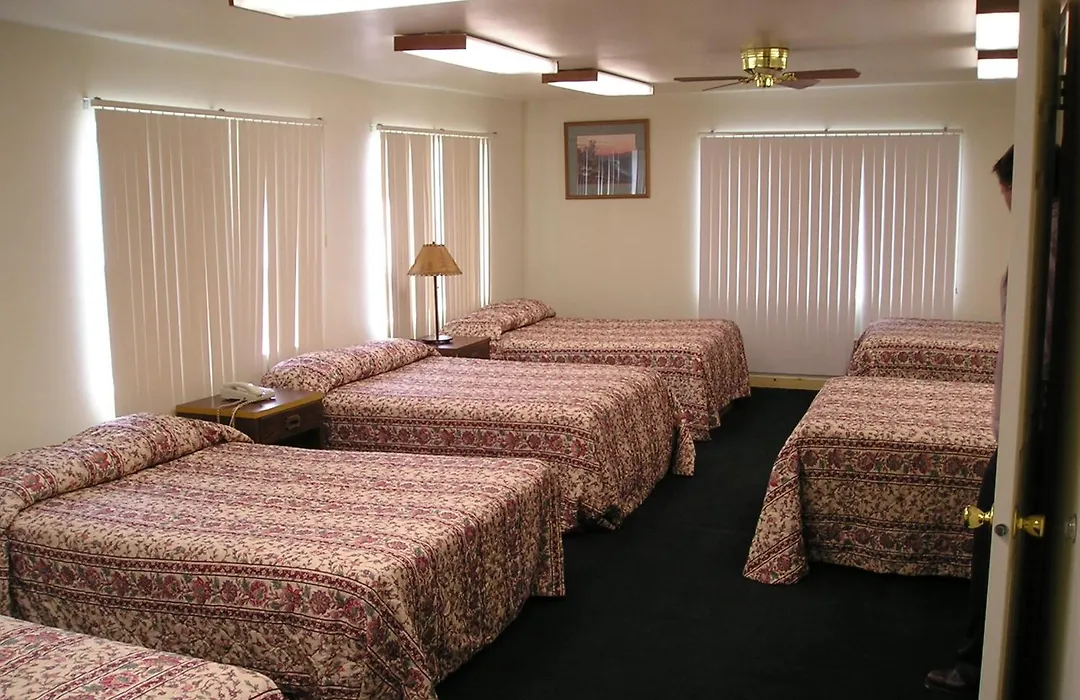 Yellowstone Country Inn-1