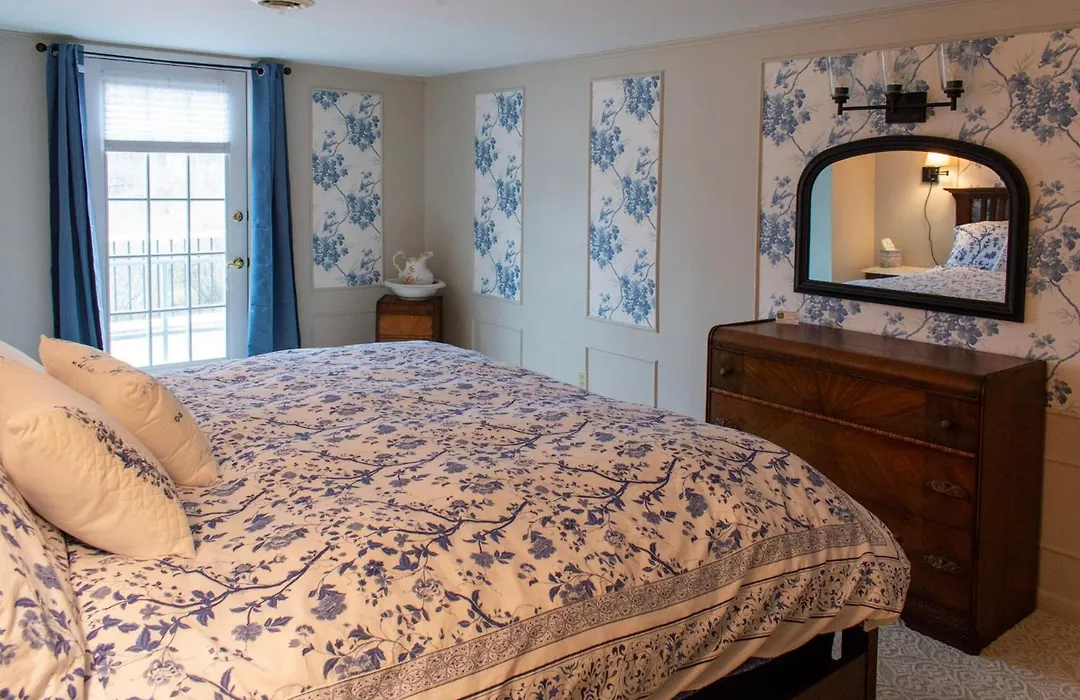 Hudson Manor Bed & Breakfast-1