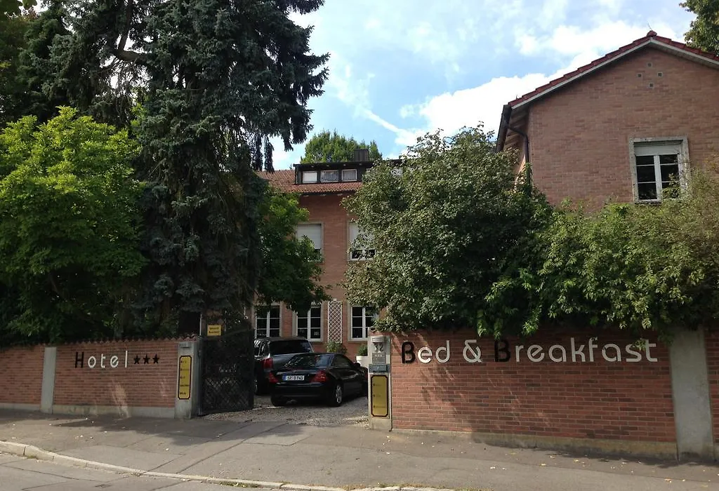 Hotel B&B Bredl in der Villa Ballestrem-1