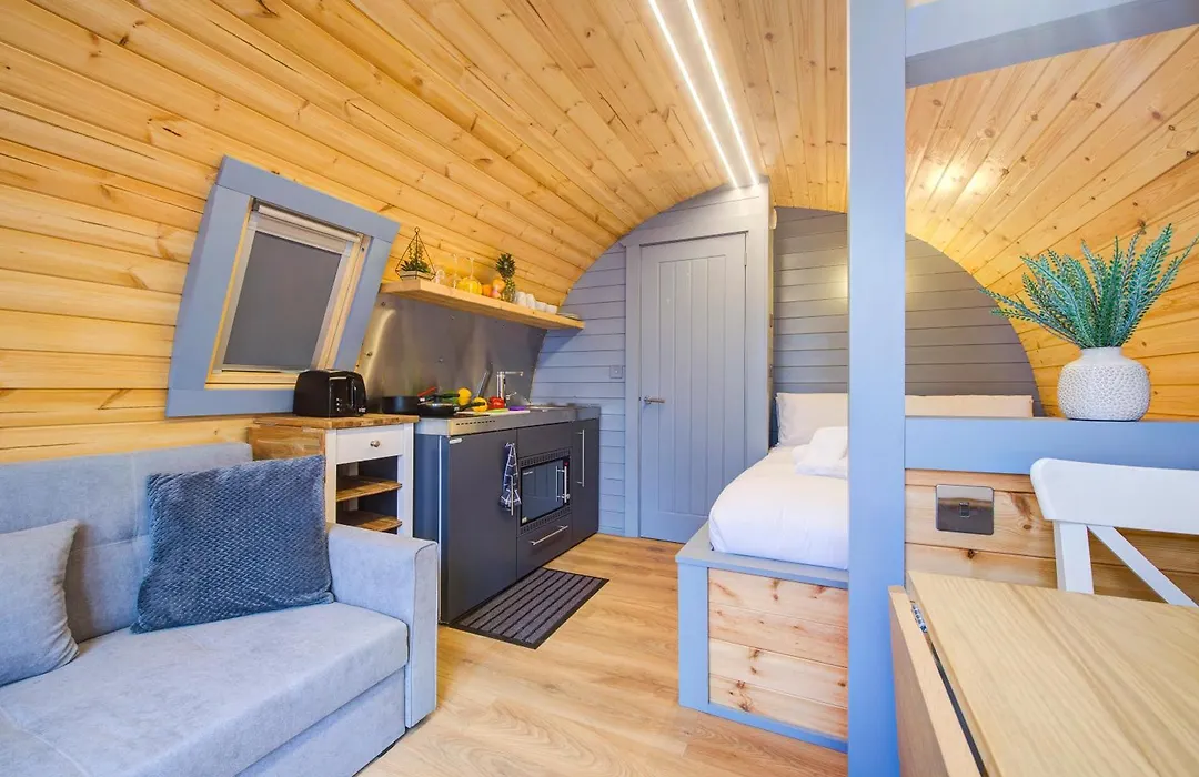 Onich Hotel & Lochside Beach Pods-1