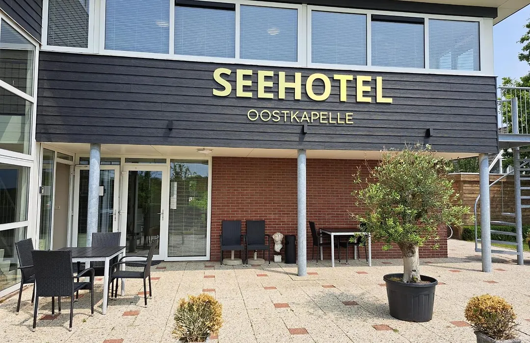 Seehotel Oostkapelle-1