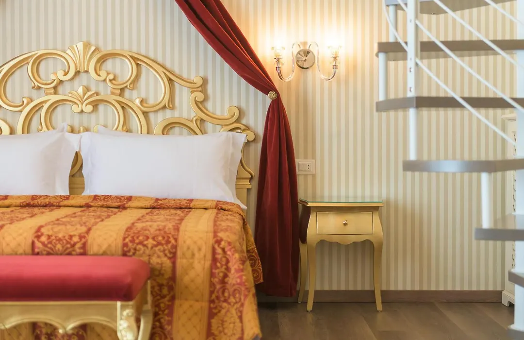 Regina Del Garda Suite-1
