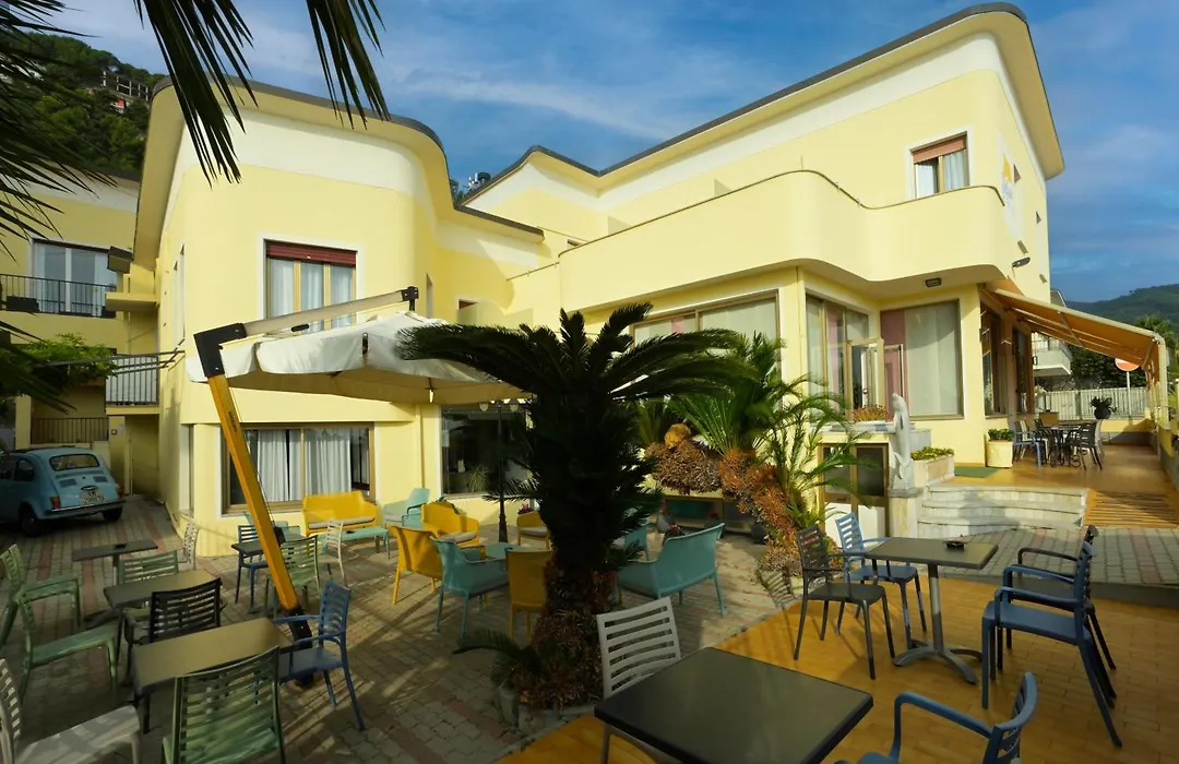 Hotel Delfino-1