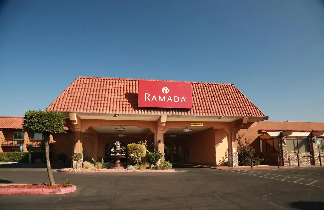 Ramada By Wyndham Fresno North-1