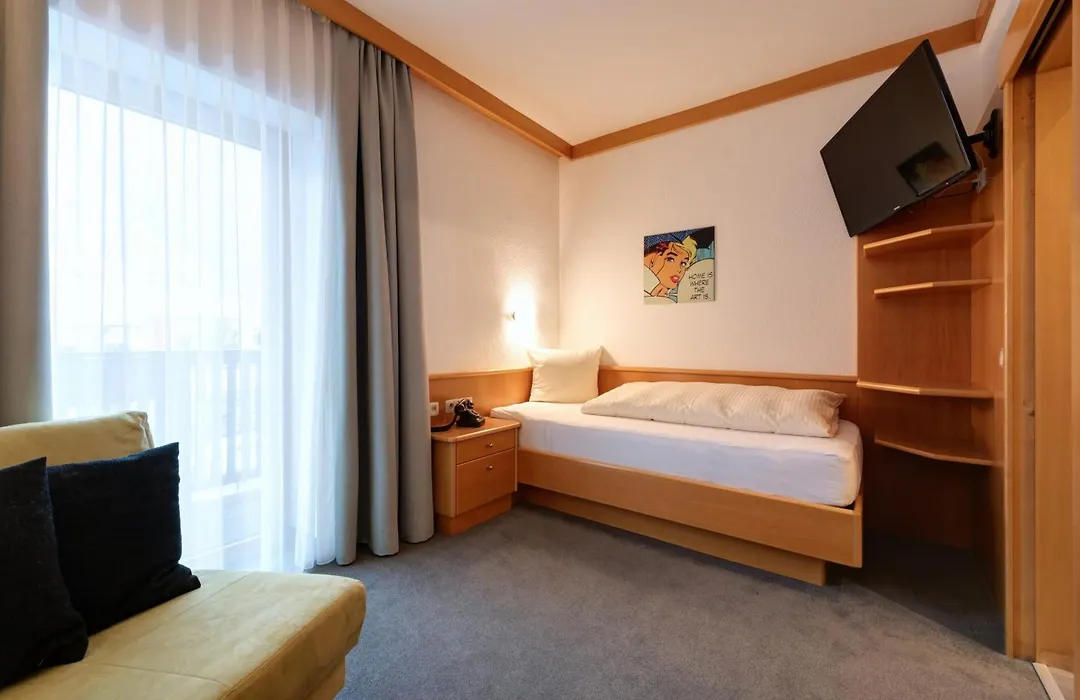 Hotel Pension Kirchplatz-1