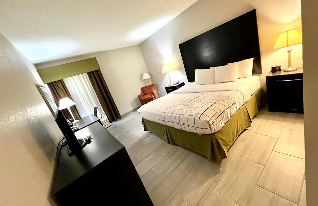 La Quinta By Wyndham Salina-1