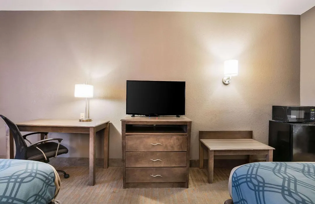 Econo Lodge Forrest City I-40-1