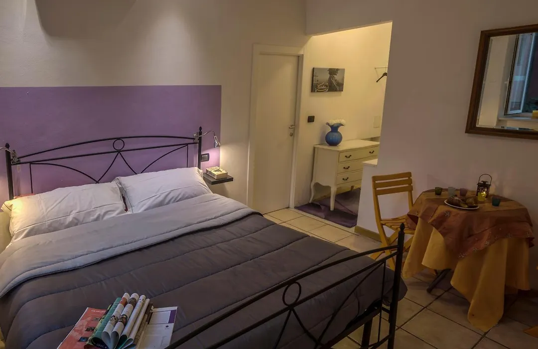 Lisetta Rooms-1