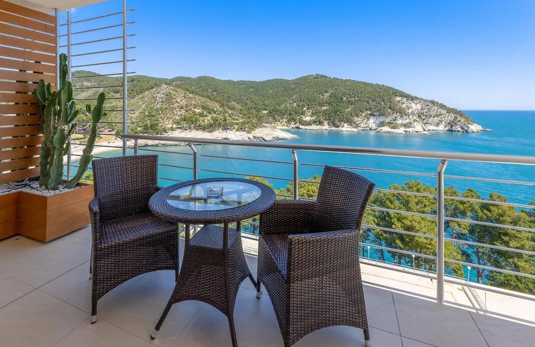 Hotel del Faro - Pugnochiuso Resort-1