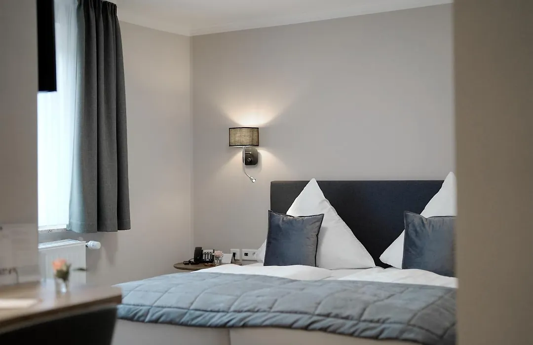 Hotel Kühl-1