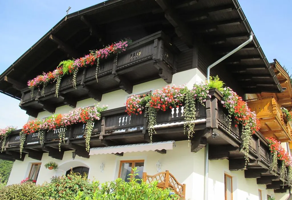 Haus Bergfried-1
