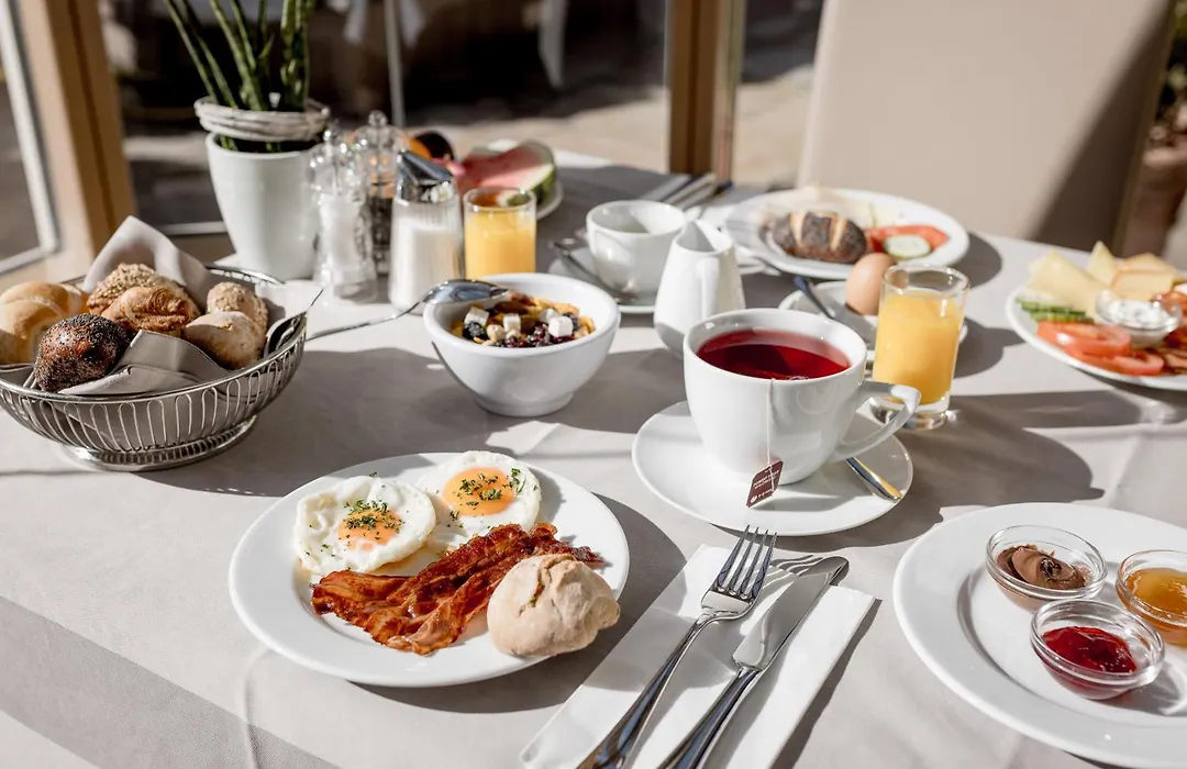 Regina Hotelsuites-1