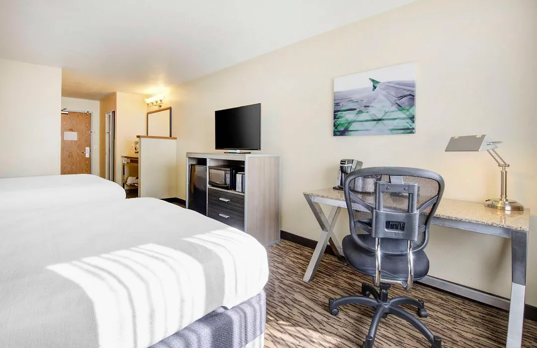 Best Western Plus Peppertree Airport Inn-1
