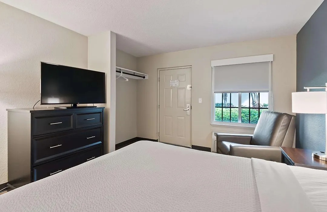 Extended Stay America Suites - Miami - Airport - Blue Lagoon-1