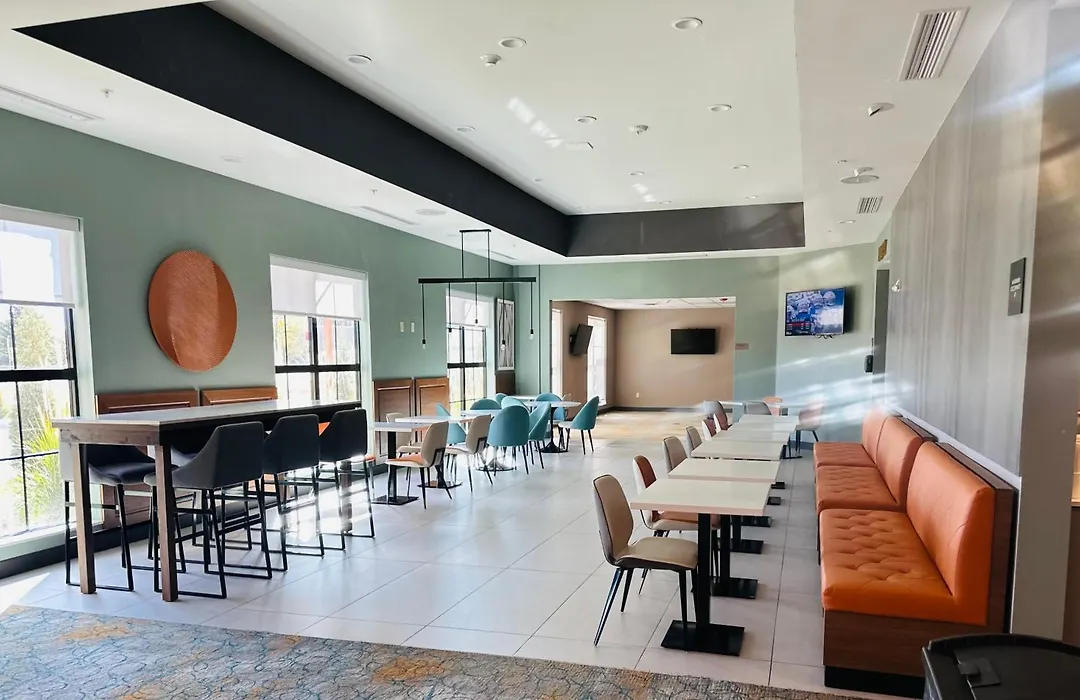 Comfort Suites Cheyenne-1