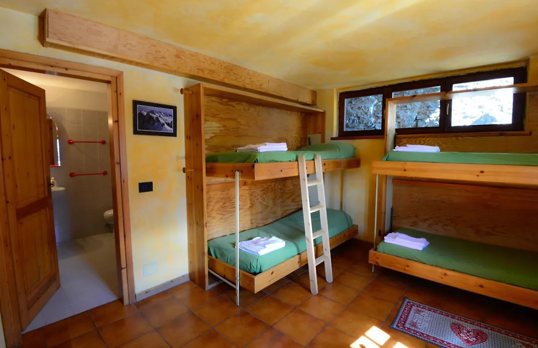 Rifugio Vieux Crest-1