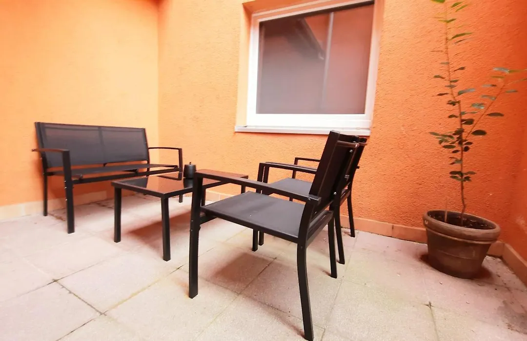 Gemütliche Unterkünfte für längeren Aufenthalt und Monteure inkl Balkon, Waschmaschine, WiFi, Küche und Parkplatz-1