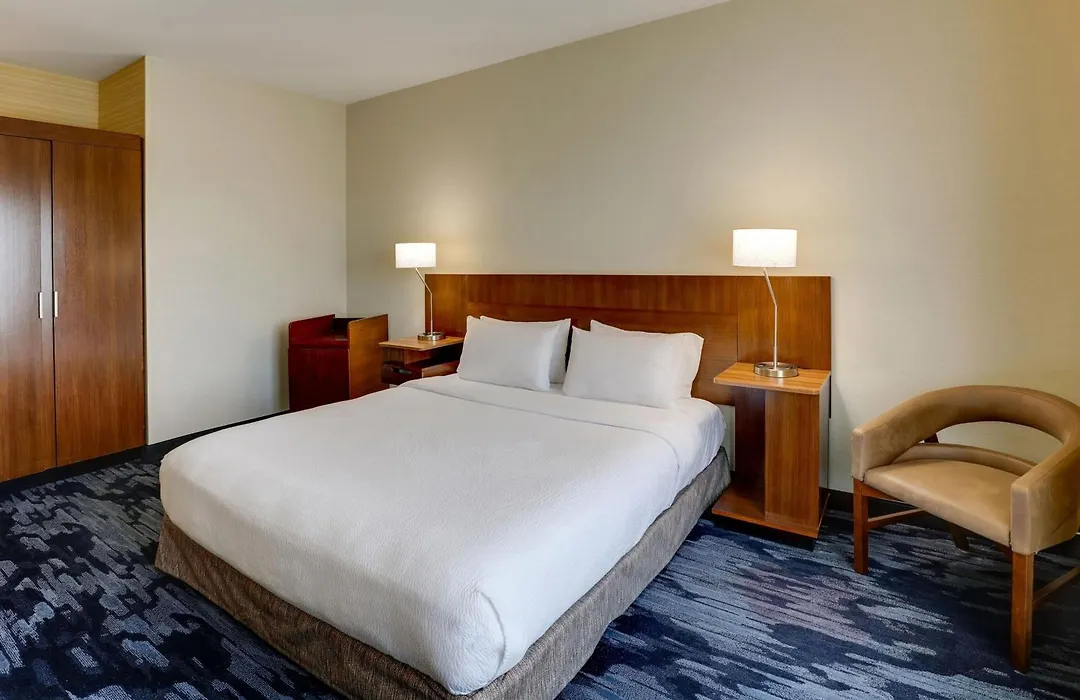 Fairfield Inn And Suites Hutchinson-1