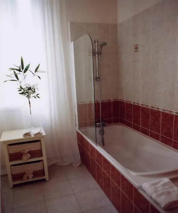 Chambres d'Hotes la Raspeliere-1