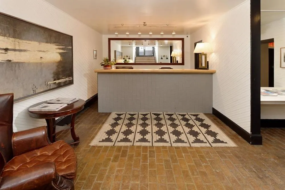 Independence Square 213, Spacious Hotel Room With 2 Queen Beds, Wet Bar, And Sitting Area-1