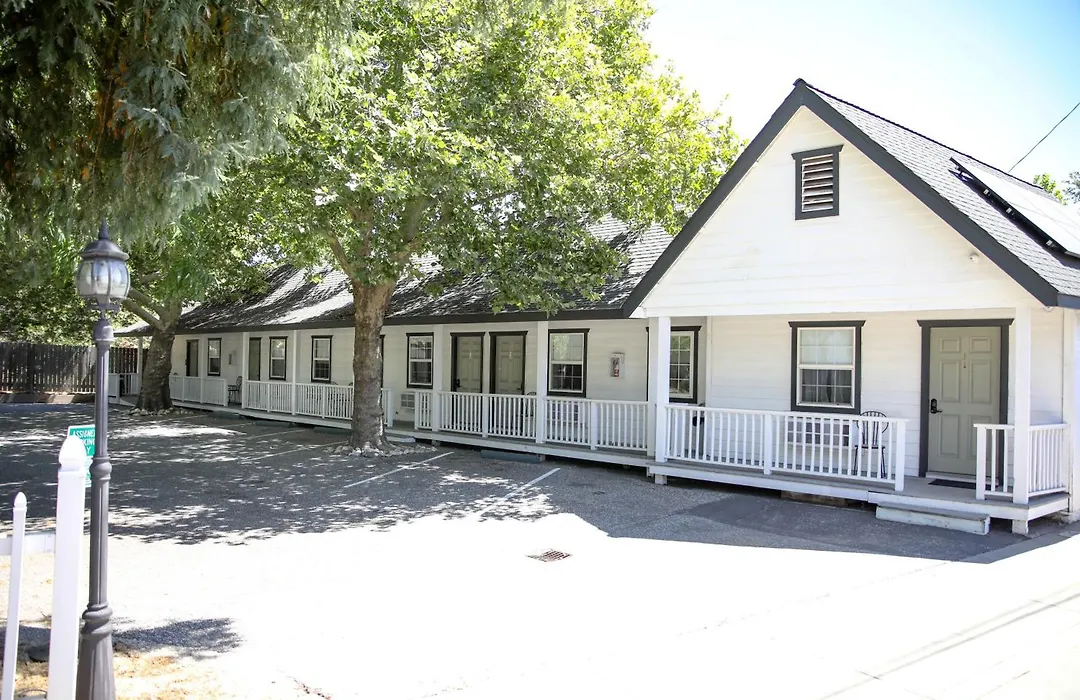 Sierra Mountain Inn-1