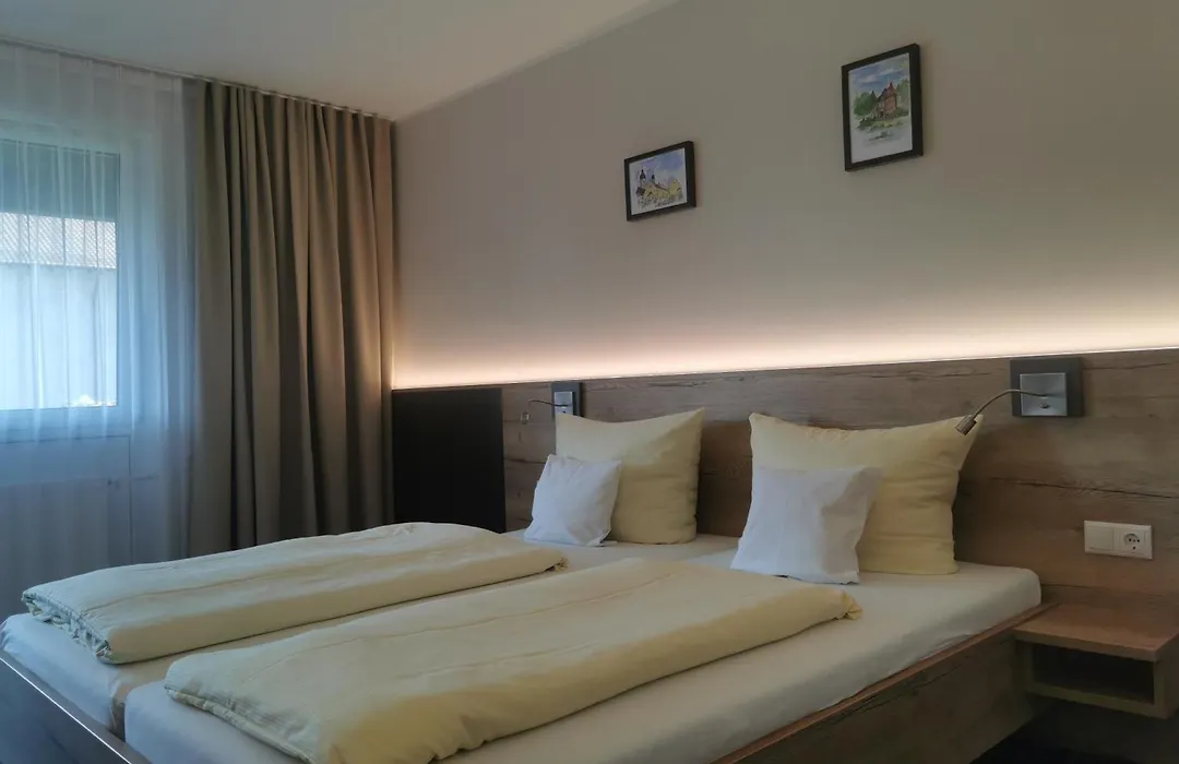 Hotel am Regenbogen-1