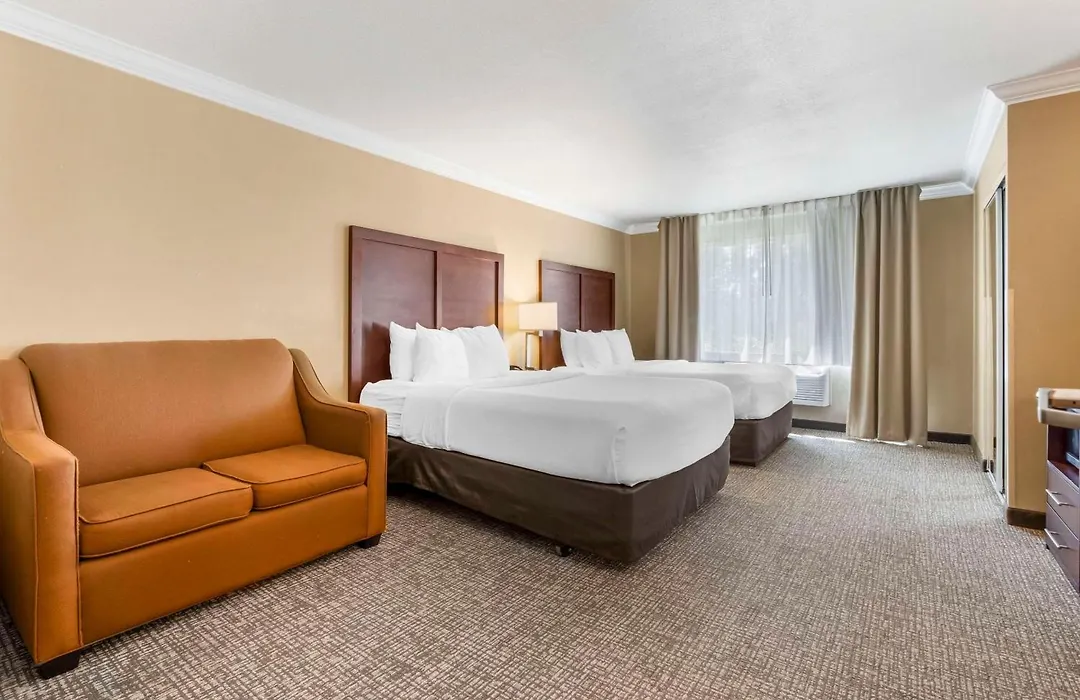 Comfort Inn & Suites Redwood Country-1