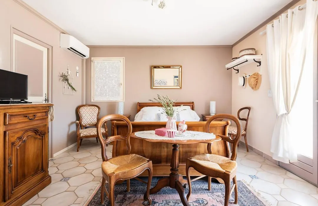 Chambre et table d'hôtes Villa Pomponette-1