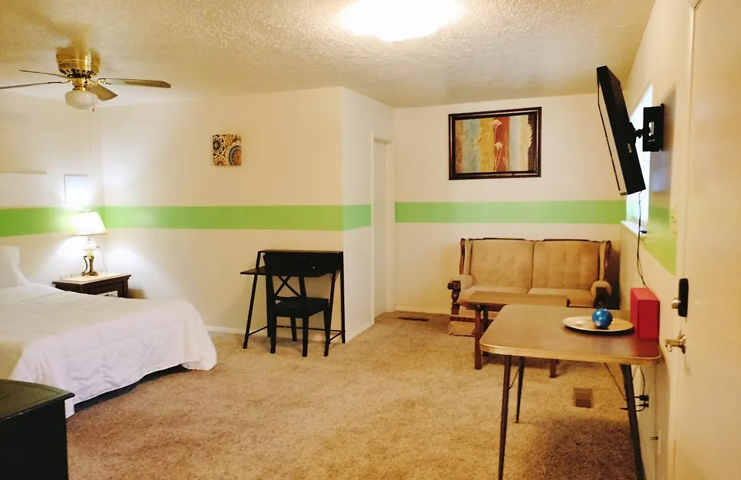 Golden Sunflower'S Apt E-1