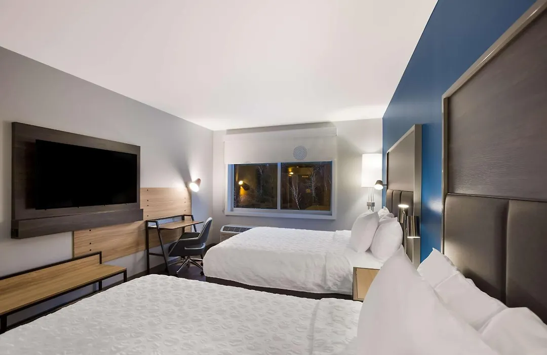 Tru By Hilton Traverse City-1