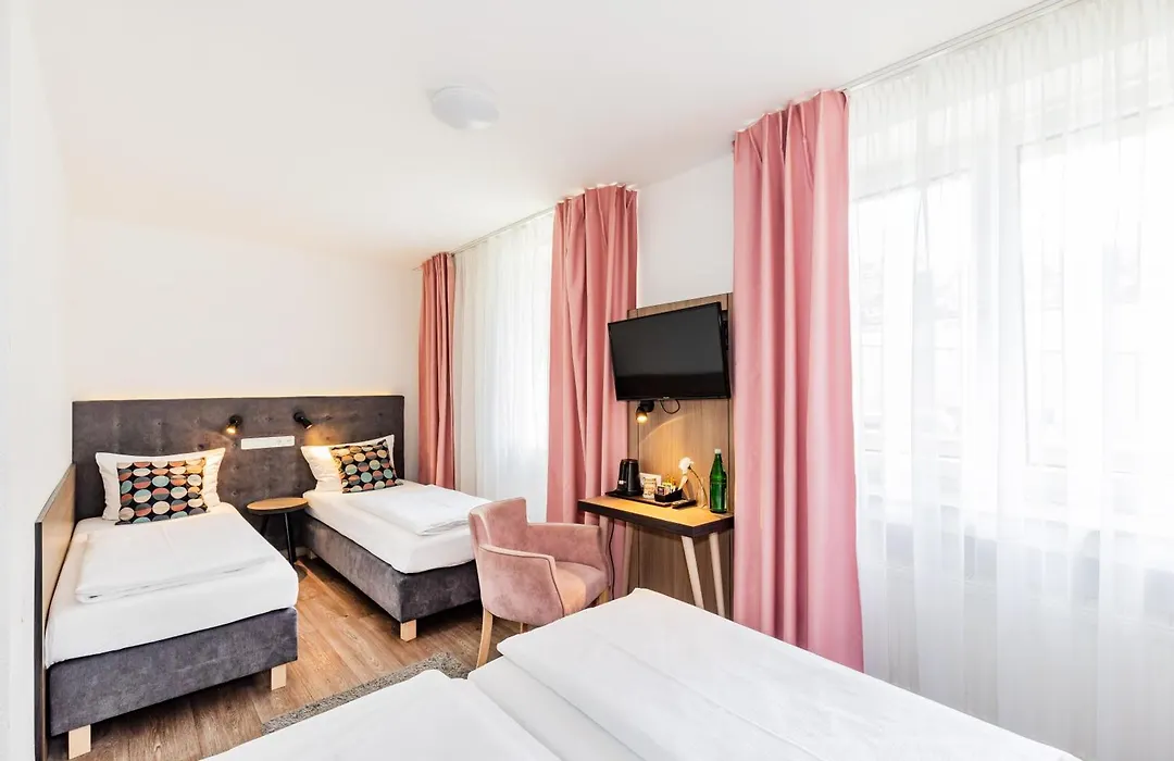 Home Hotel-1