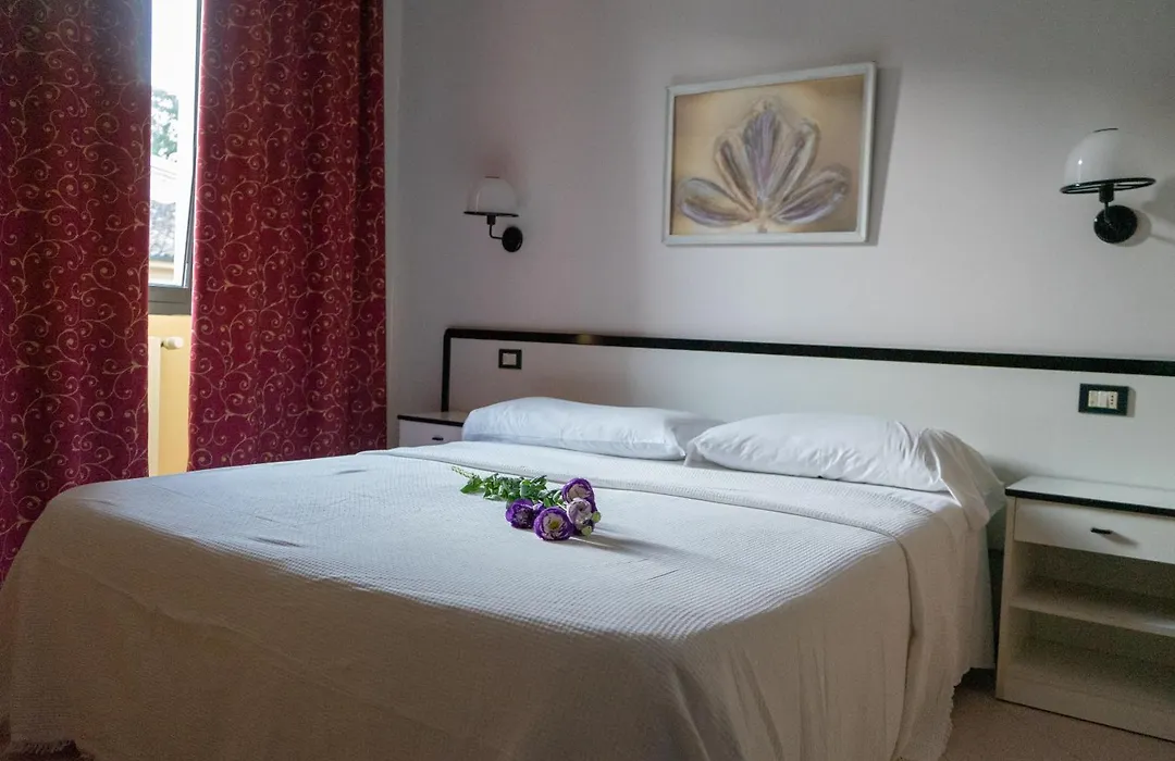 Hotel Italia-1