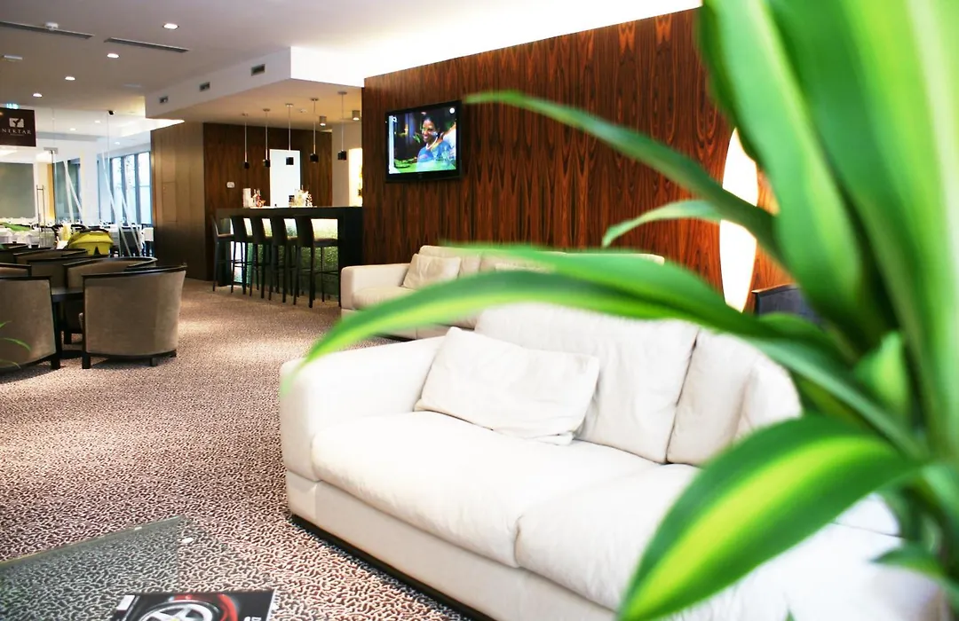 Hotel Avance-1